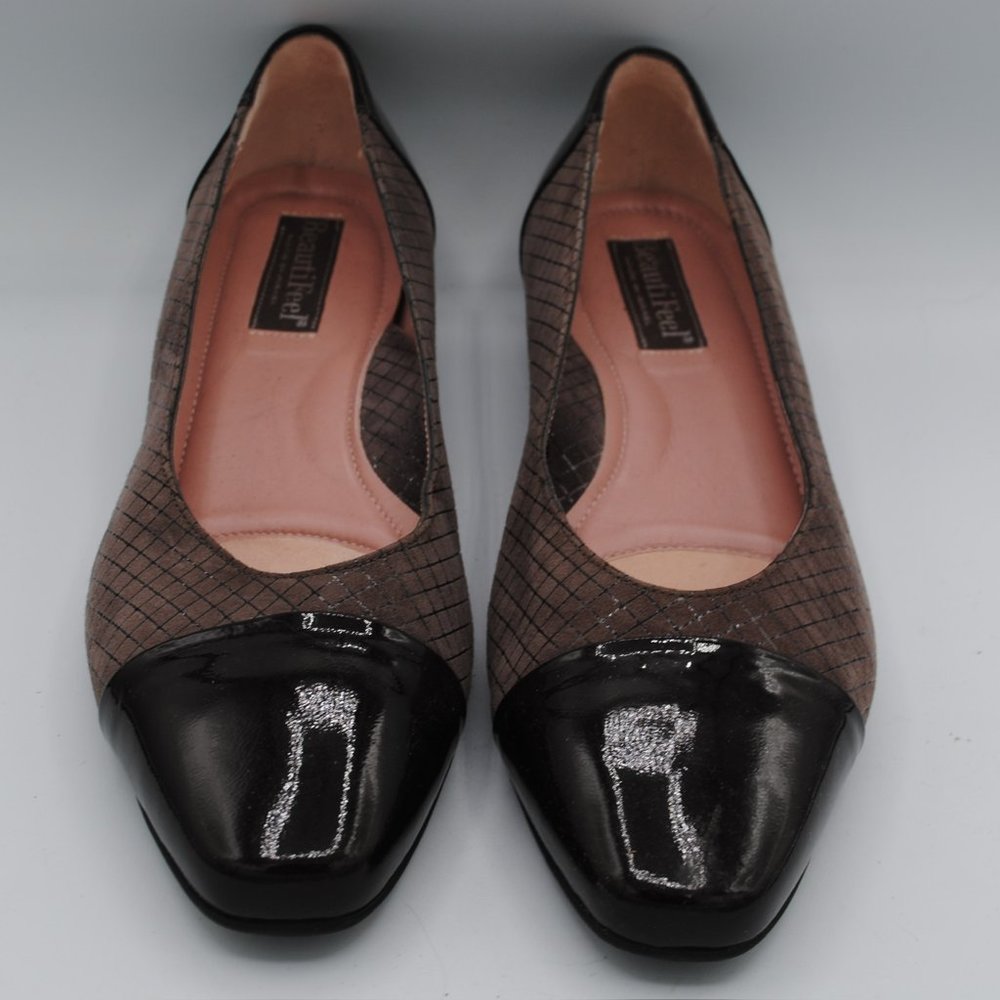 Like New Beautifeel Flats in Brown w/ Patent Toe and Heal sz. 39